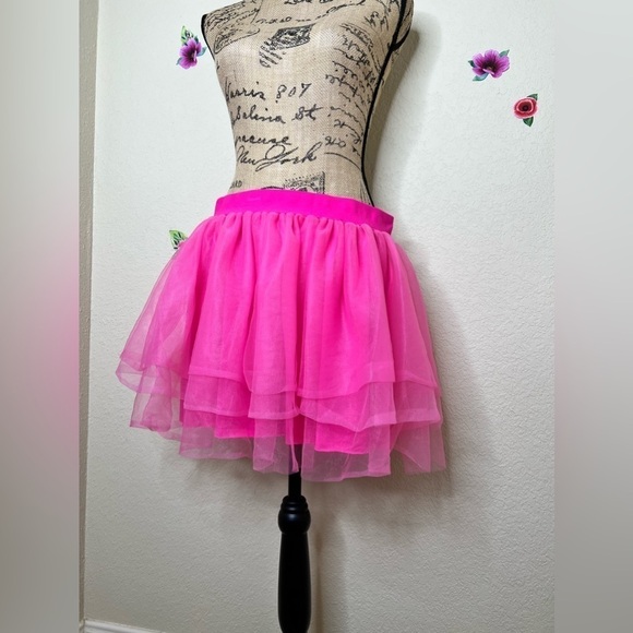 Spirit Halloween Neon Pink TuTu Skirt in Size L/Xl - Picture 3 of 8